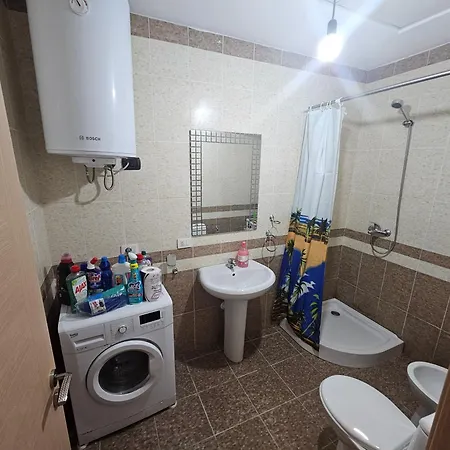 Bral Plepa - Two-bedroom Beachfront Appartement Durrës