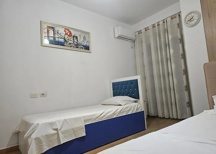 Bral Plepa - Two-bedroom Beachfront Διαμέρισμα *