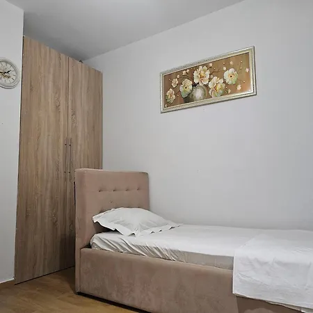 شقة Bral Plepa - Two-bedroom Beachfront *