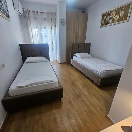 Bral Plepa - Two-bedroom Beachfront شقة *